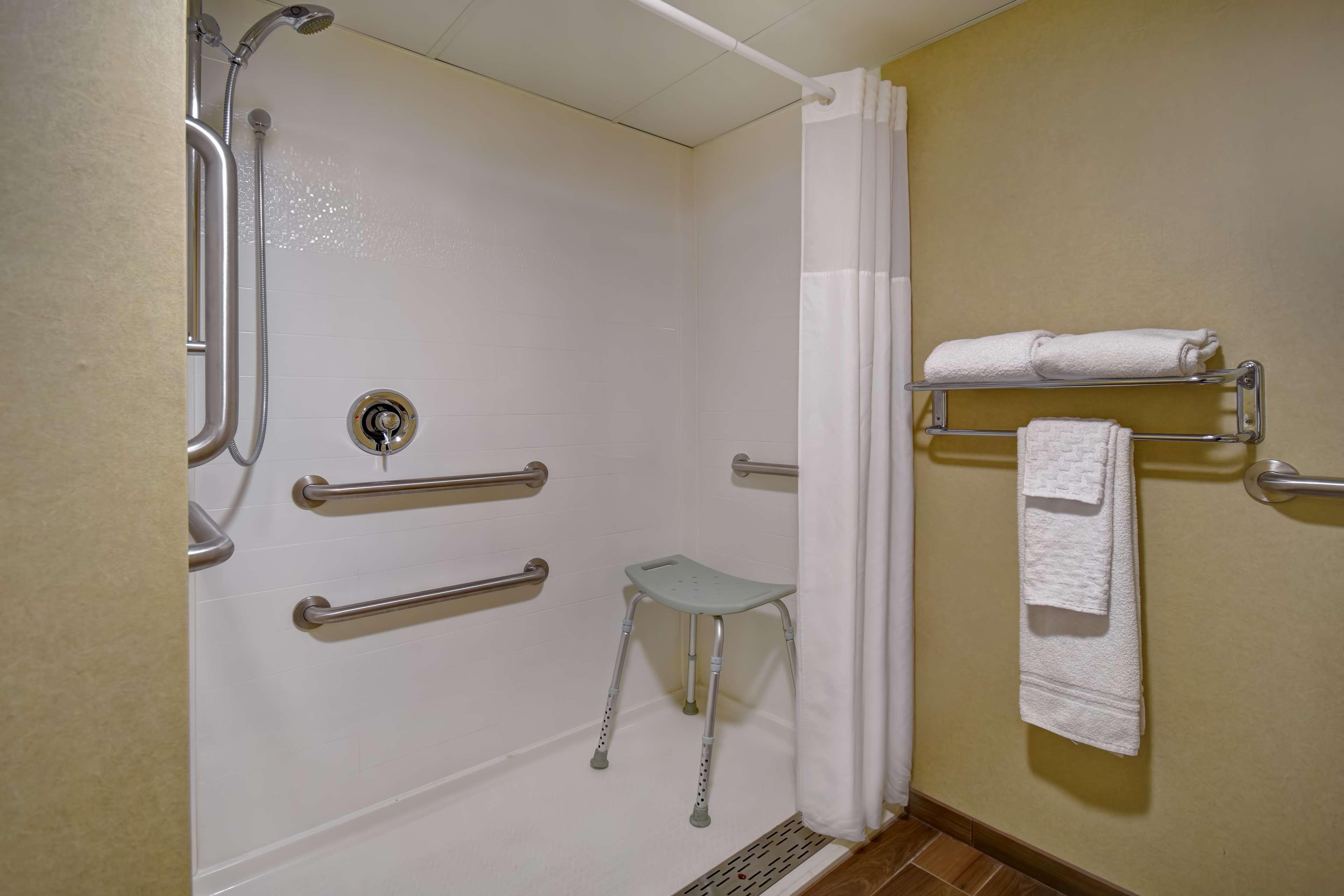 غرفة لذوي الإعاقة، Best Western Rochester Marketplace Inn 4/7