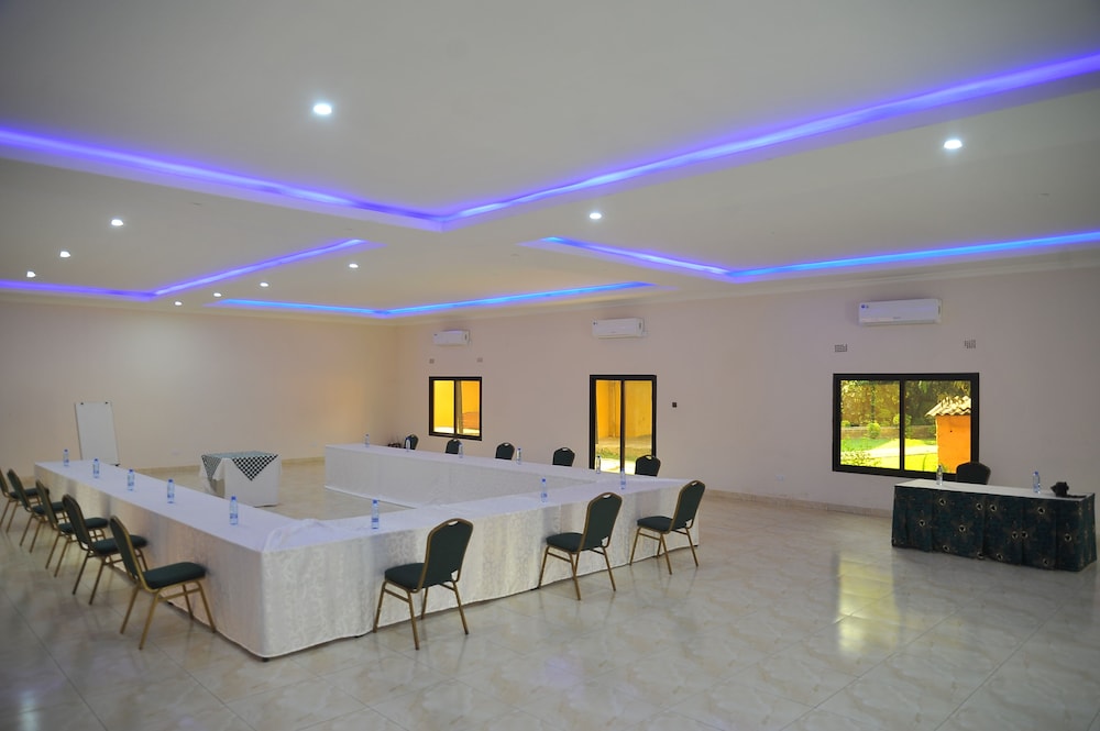 Anina's Executive Lodge 9/14