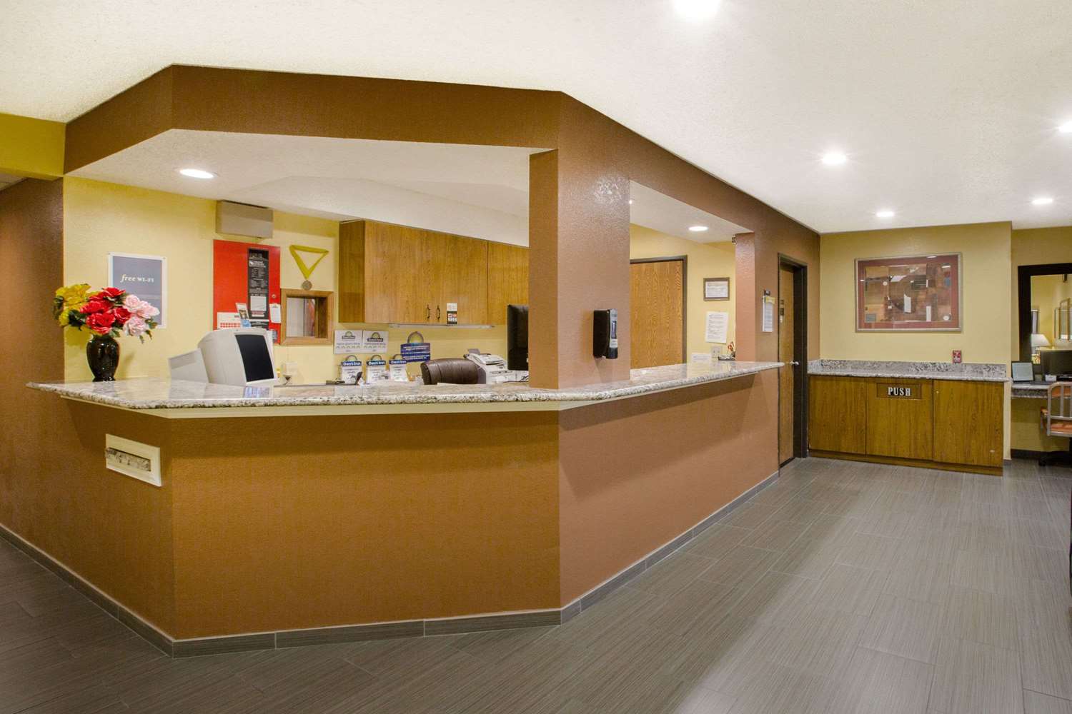 Days Inn By Wyndham Fremont 3/14