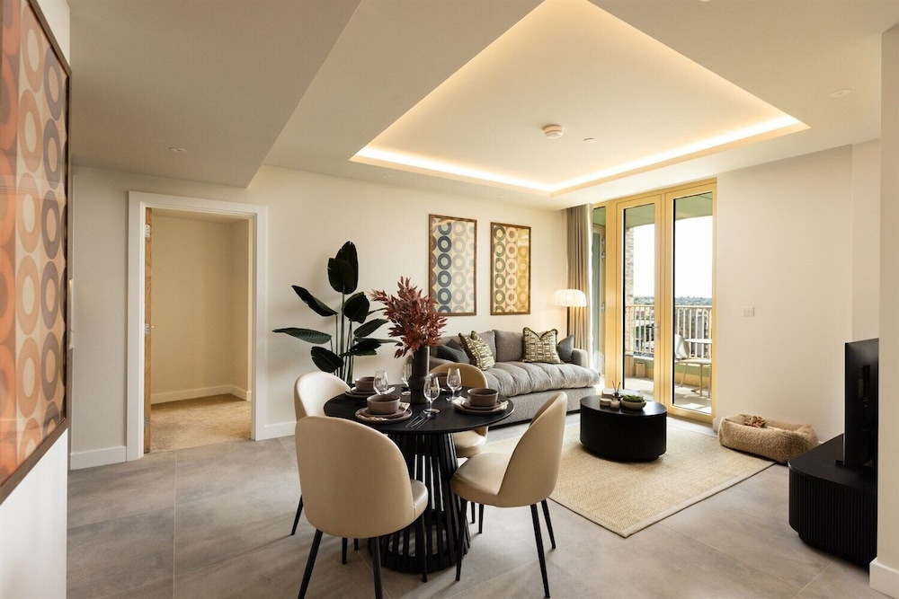 Charles Hope London Battersea 66/74
