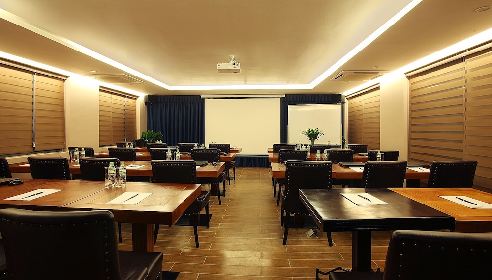 Western Hanoi Hotel 61/63