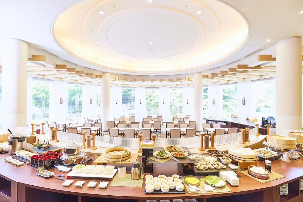 Okura Akademia Park Hotel 50/75
