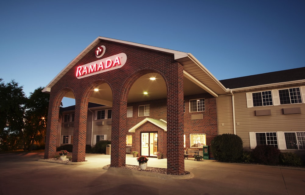 Ramada by Wyndham Spirit Lake/Okoboji 1/34