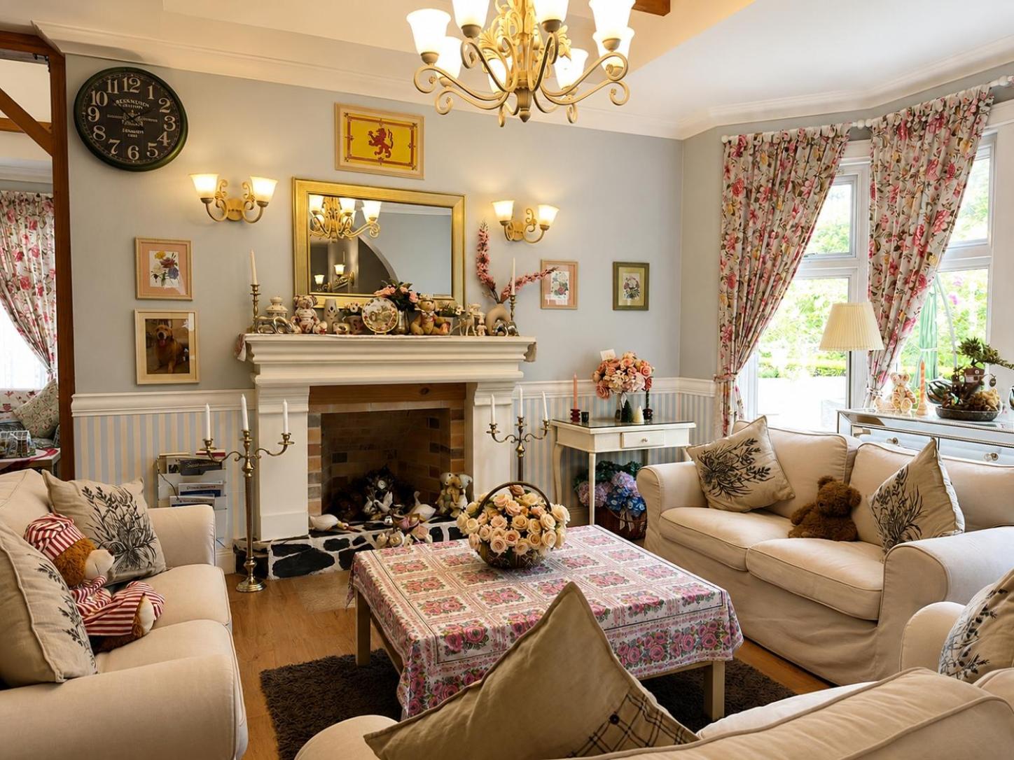 Hillsborough The English Country House 25/50