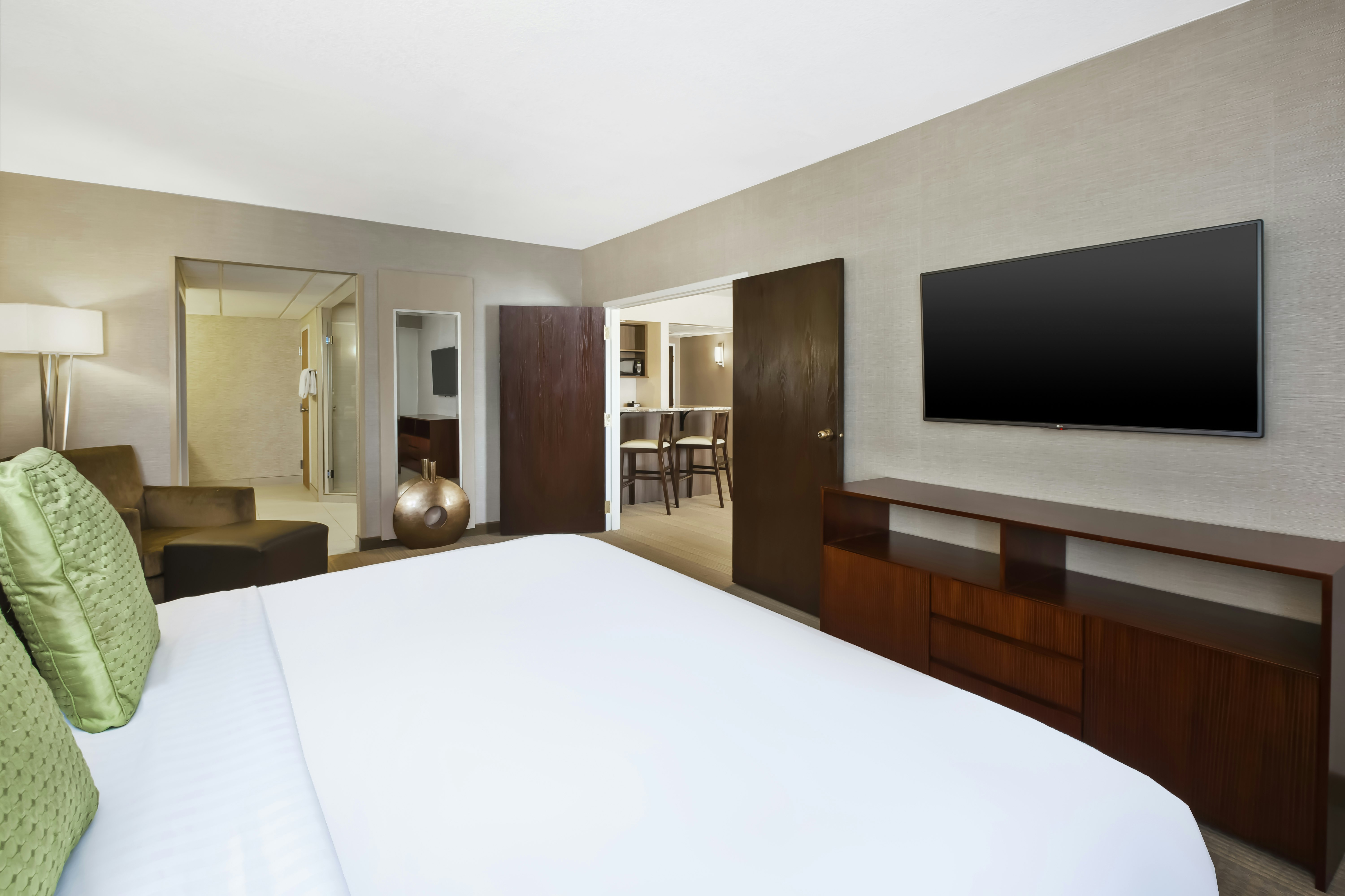2 Rooms, Suite, King Bed, Kitchenette