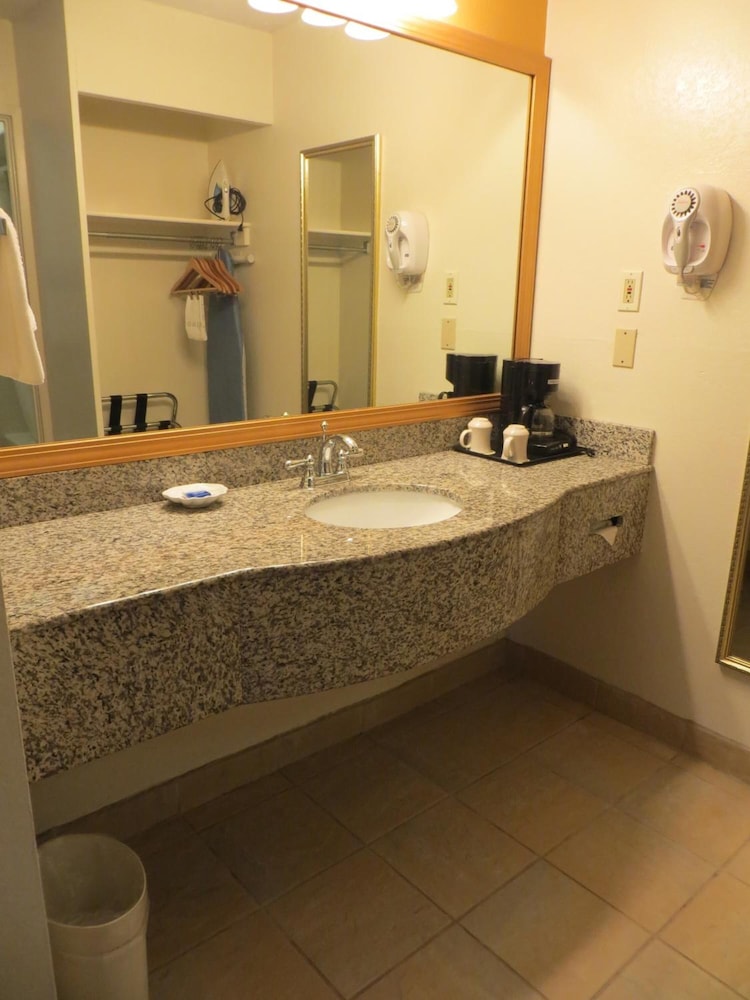 Executive Inn And Suites Sacramento 38/43
