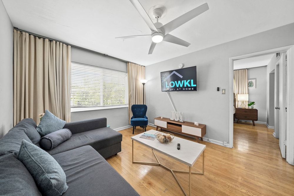 Galleria Apartments by Lowkl 25/50