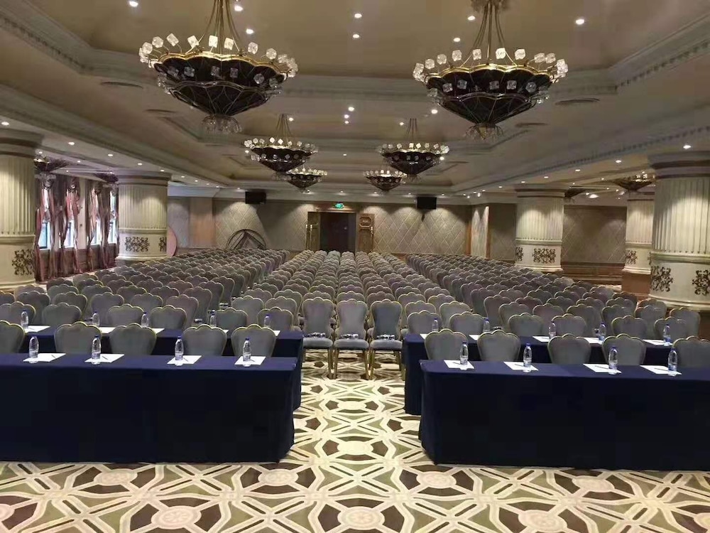 Wuhan Harvest International Hotel 54/57