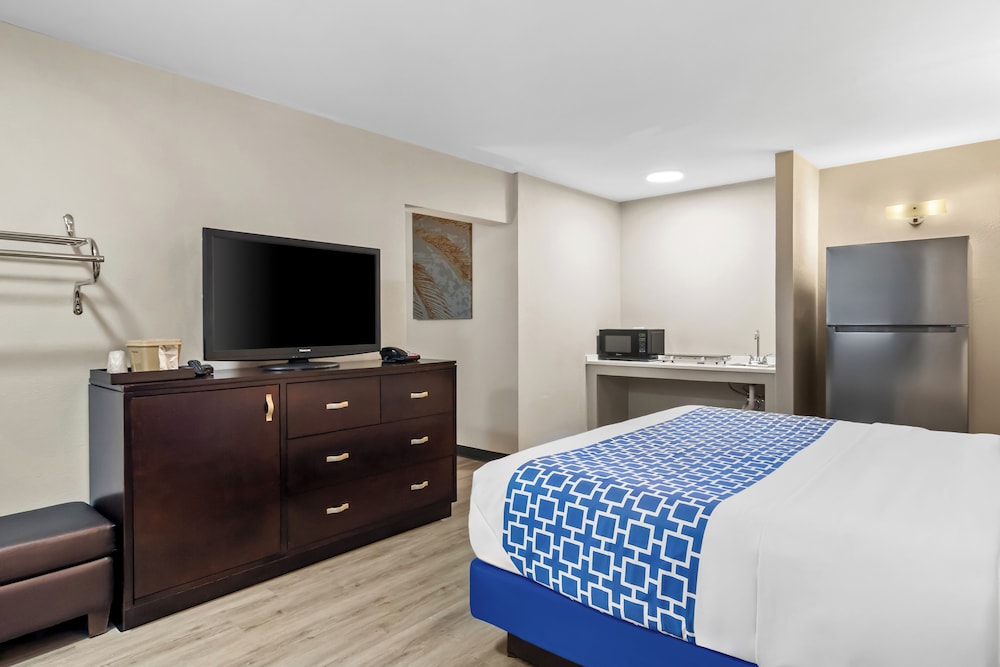 Suburban Studios Orange Park - Jacksonville near Naval Air Station 20/33