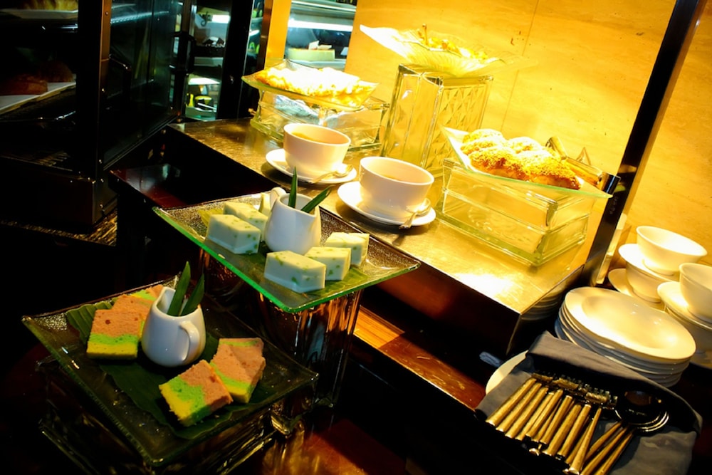 Cambridge Hotel Medan (ex Grand Swiss Belhotel Medan) 64/71