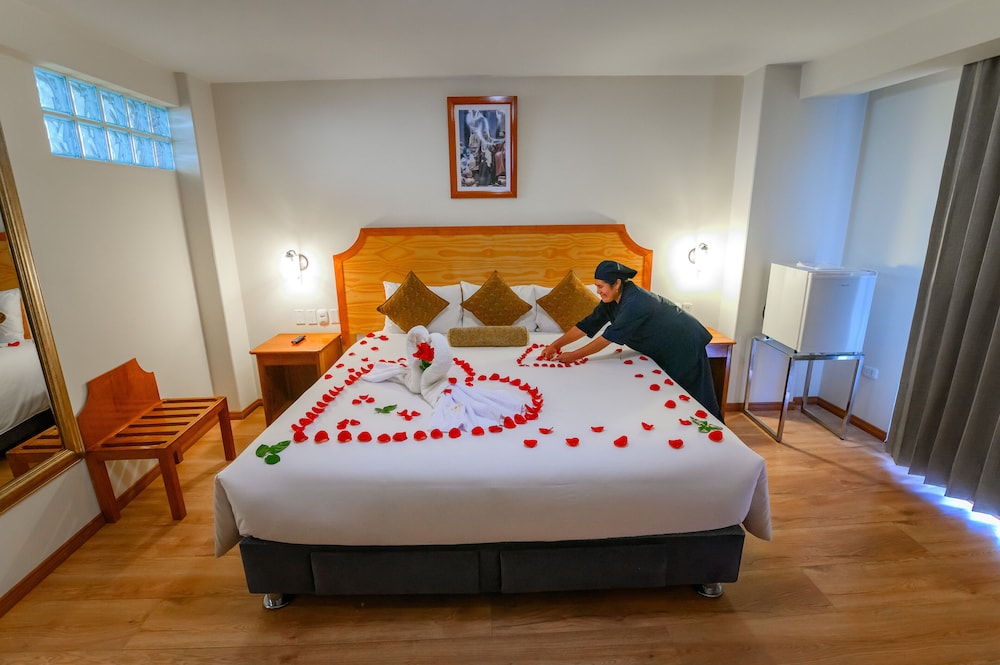 Junior Suite, Studio, King Bed, City View