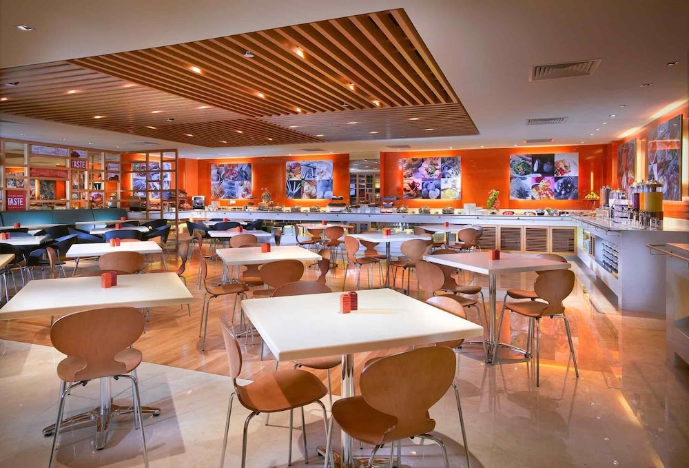Ibis Singapore on Bencoolen 53/70