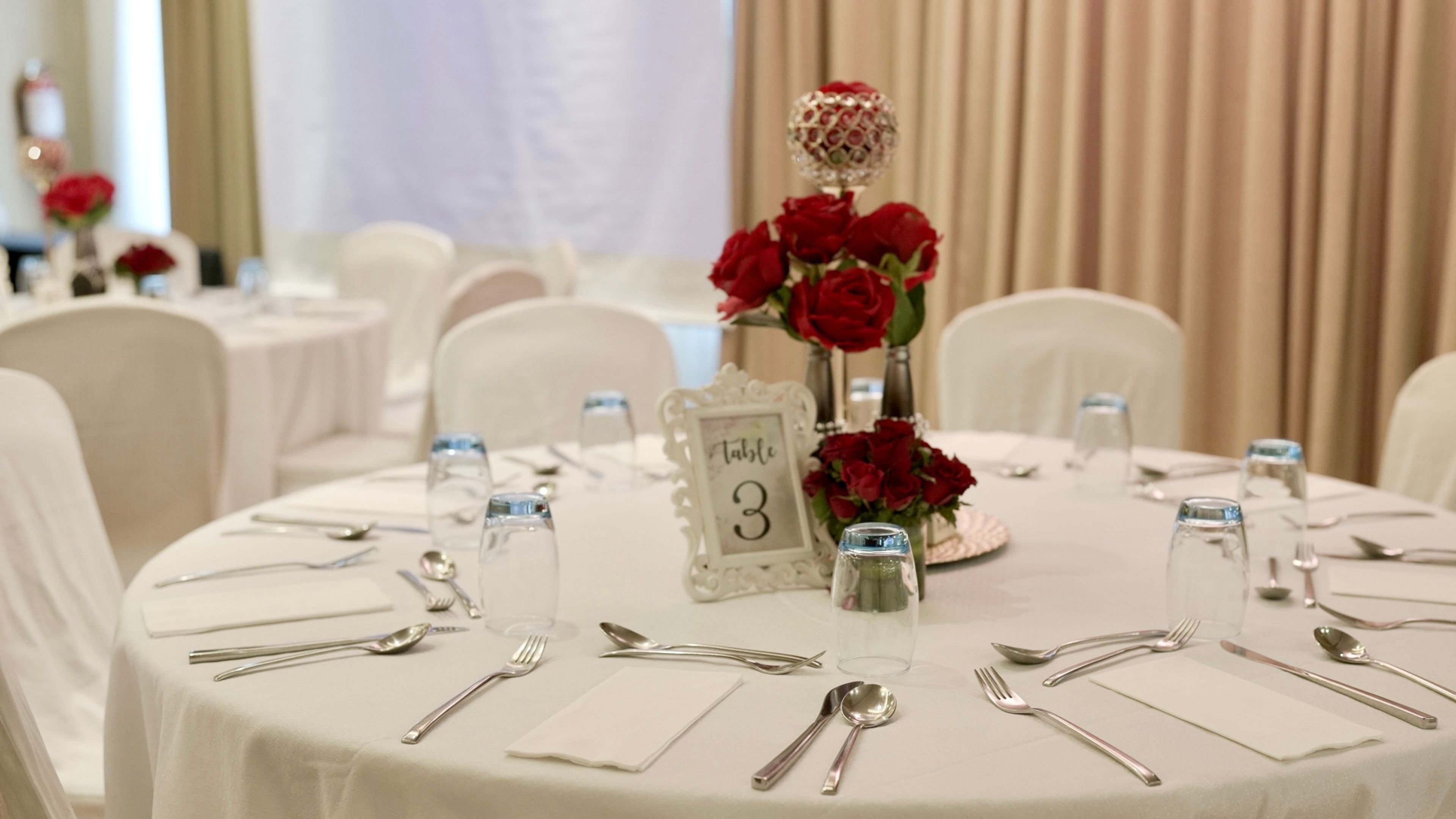 Holiday Inn & Suites Makati 58/75