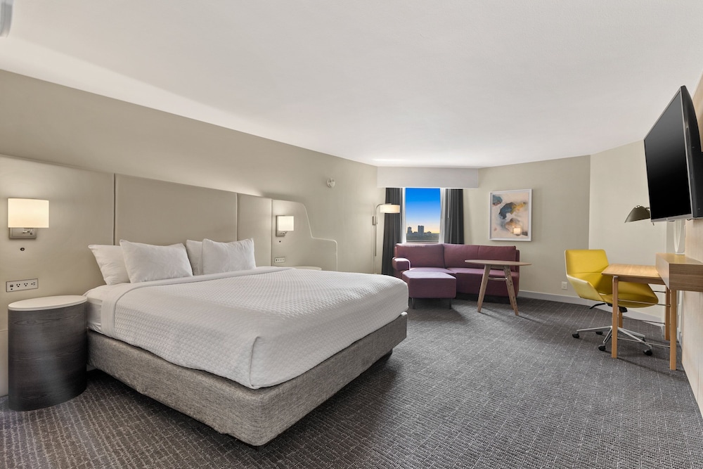 Worklife, Standard, King Bed