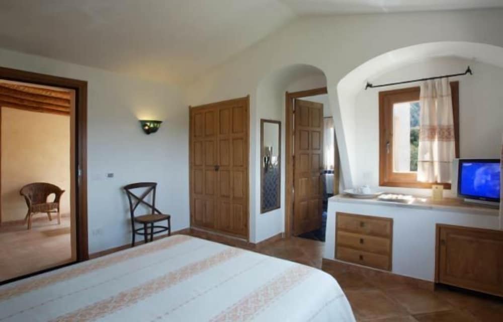 Hotel Arathena 8/34