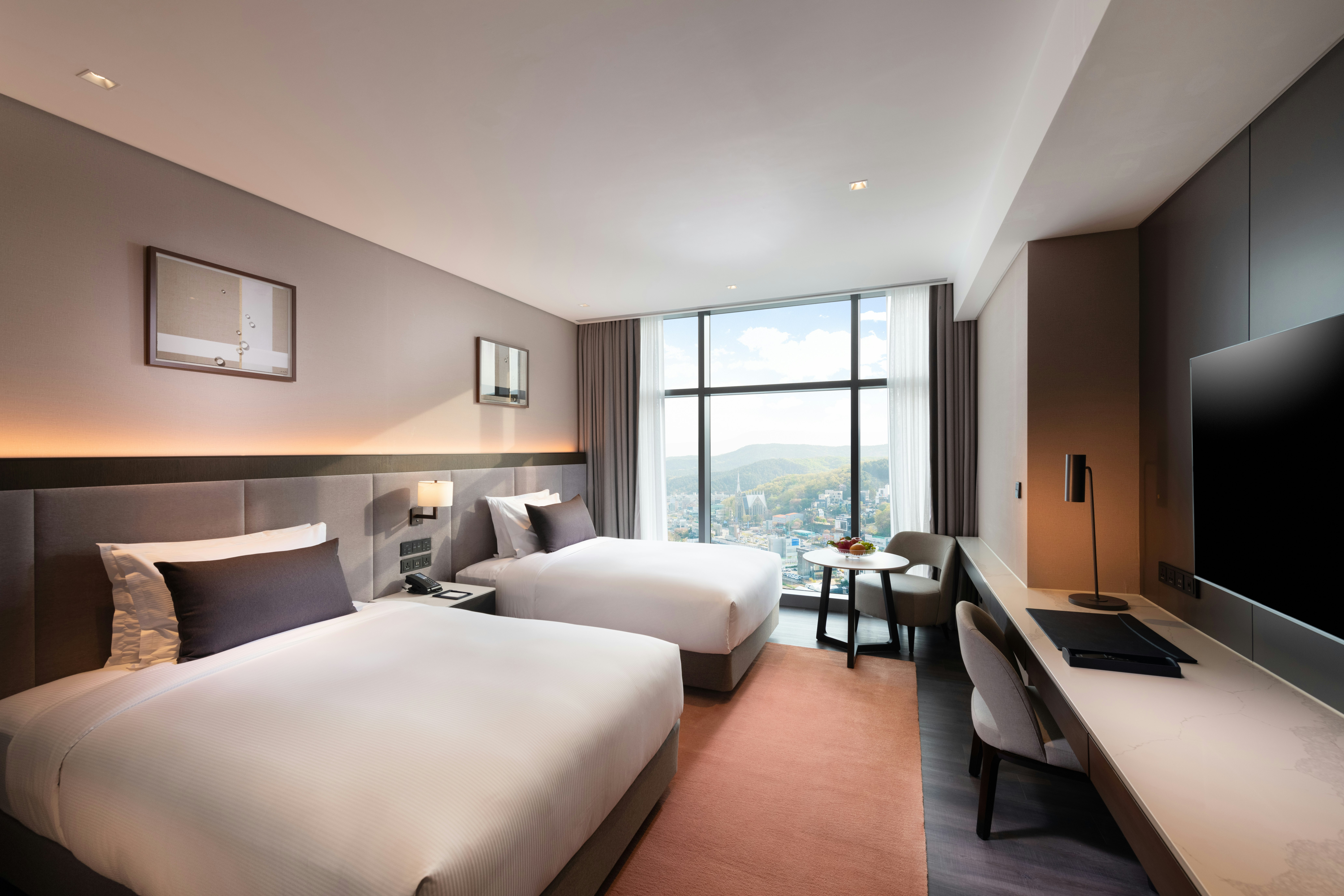 Deluxe, Twin Beds, Forest View