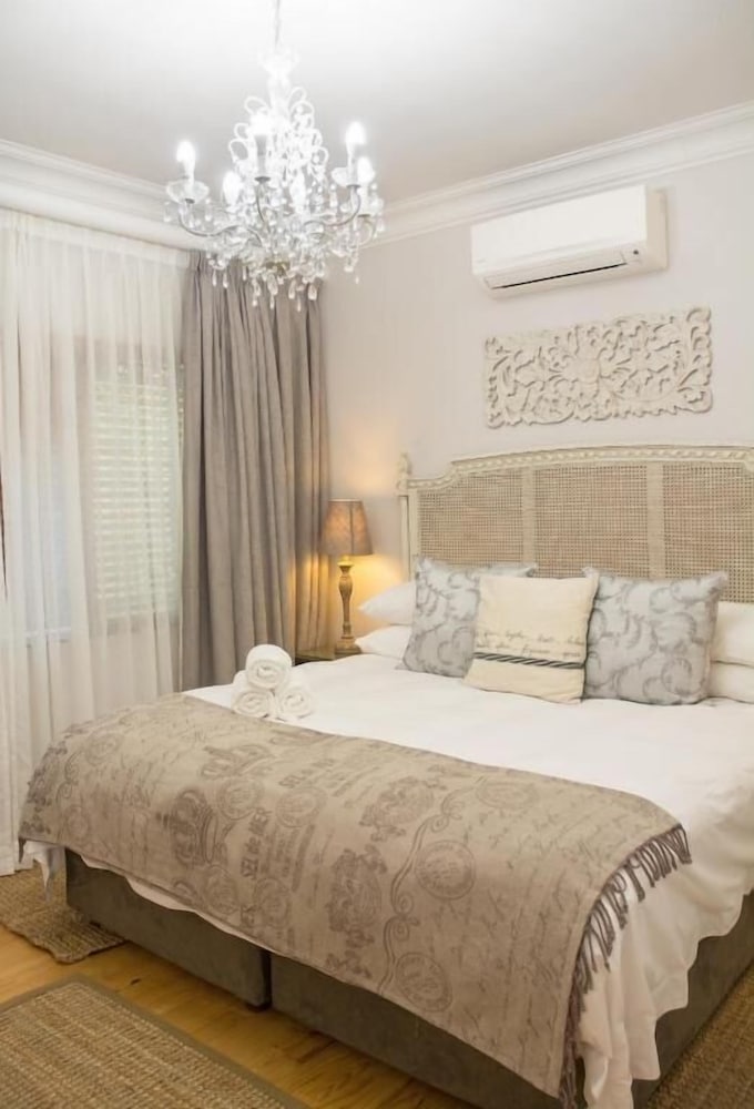 2 BEDROOMS, APARTMENT