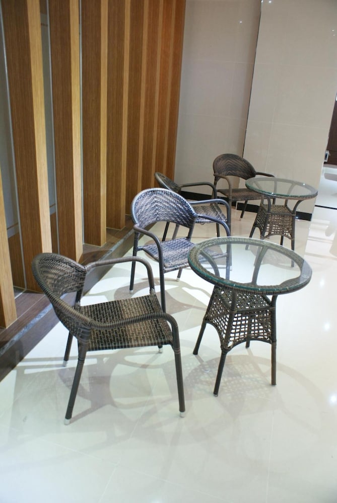 Central Plaza Hotel 34/50