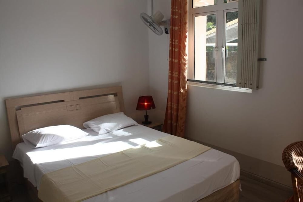 1 BEDROOM, BASIC, DOUBLE BED