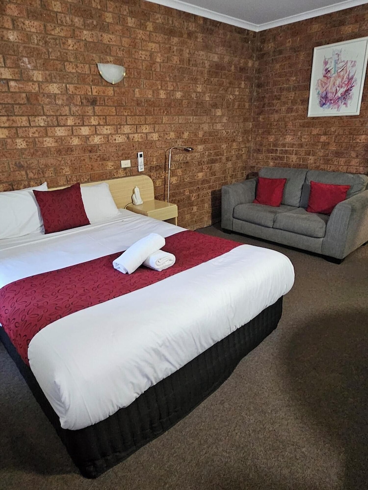 Courtyard Motor Inn 15/36