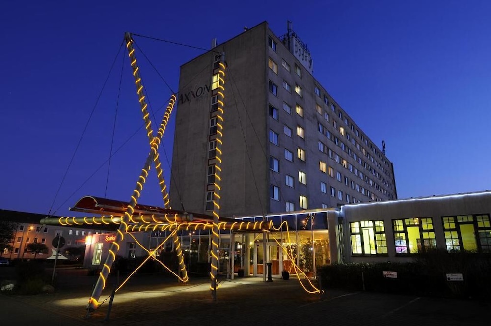 AXXON Hotel 2/41