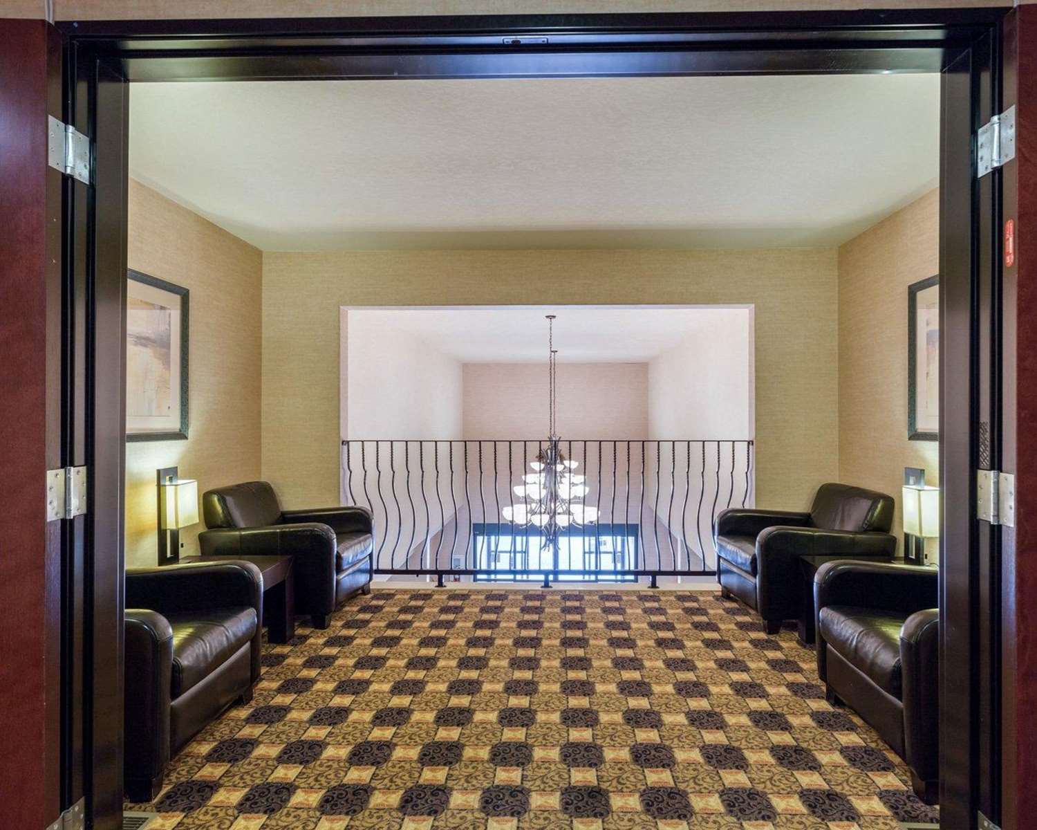 Quality Suites Huntsville Near University 20/24