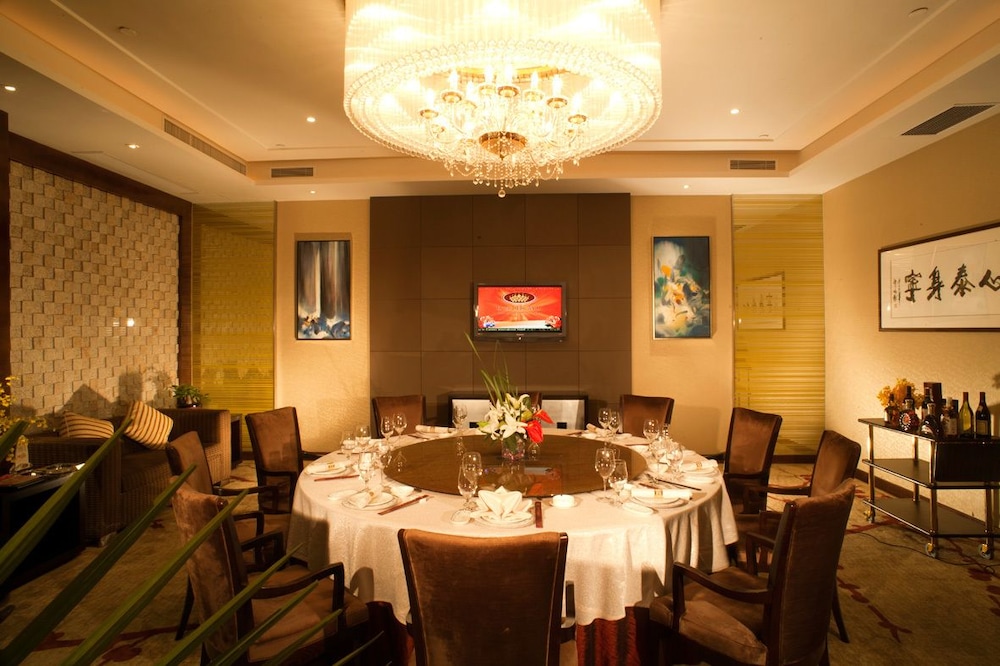 Eurasia International Hotel 35/42