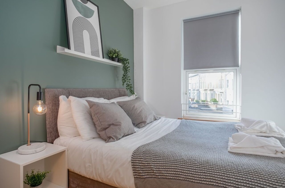 Eden Apartments Belfast 12/50