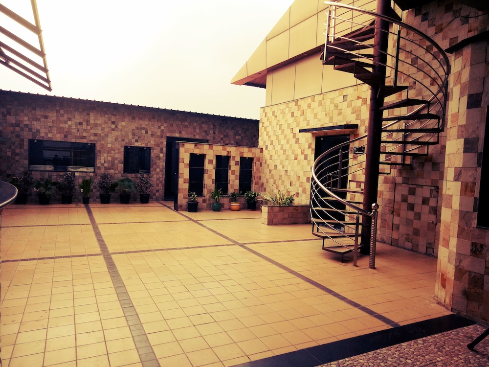 Renest Jaipur 29/49