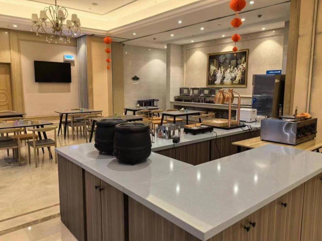Vienna Hotel (Chongqing Jiangjin Shuangfu store) 58/64