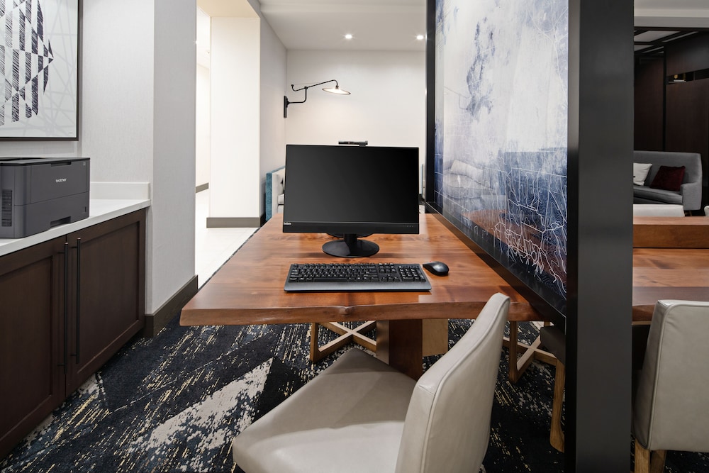 Hyatt Place Bakersfield 41/46