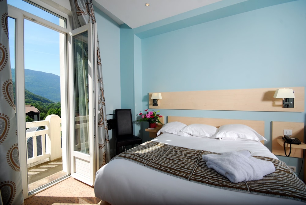Golf Hotel 13/50