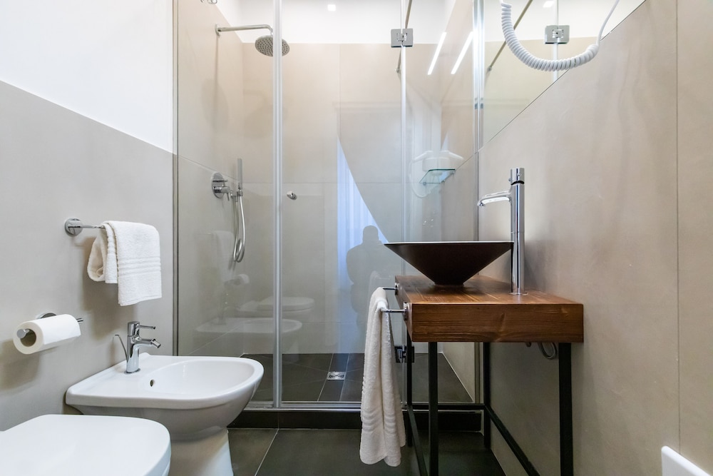 Santa Chiara Inn 38/46