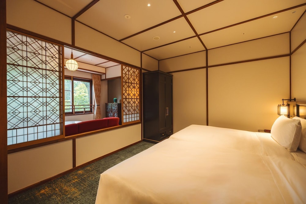 PREMIER, CLASSIC, TWIN BEDS, ALPINE WING