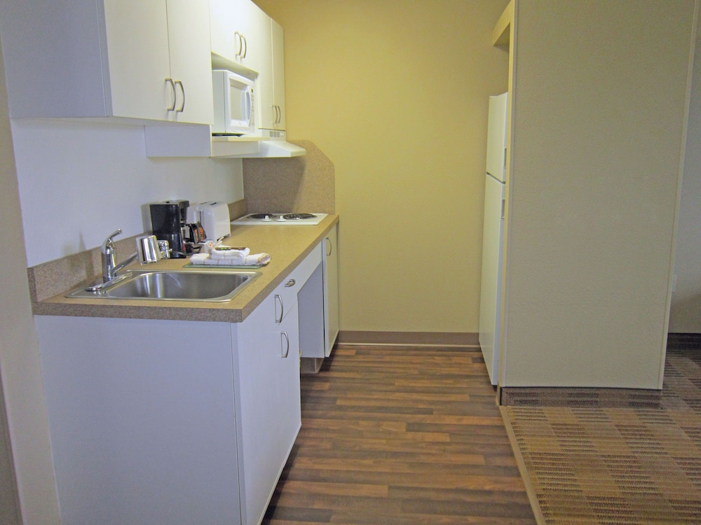 Studio 6 Corporate Extended Stay Rochester Henrietta NY 58/59