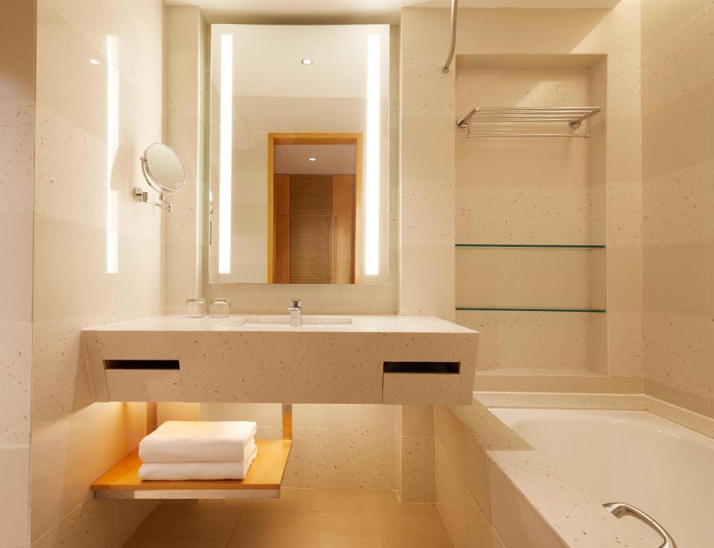 Courtyard, Guest Room, Twin Beds, Garden View, Balcony