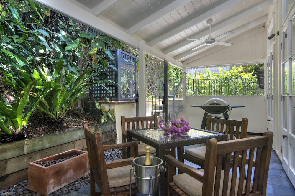Port Douglas Cottage and Lodge 19/35