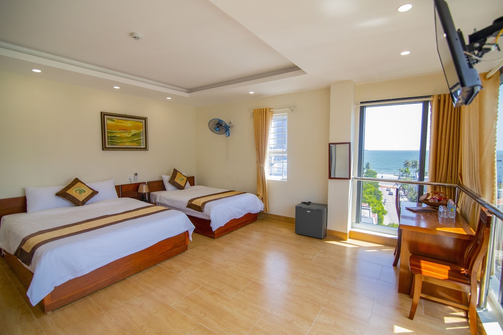 BASIC, 2 QUEEN BEDS