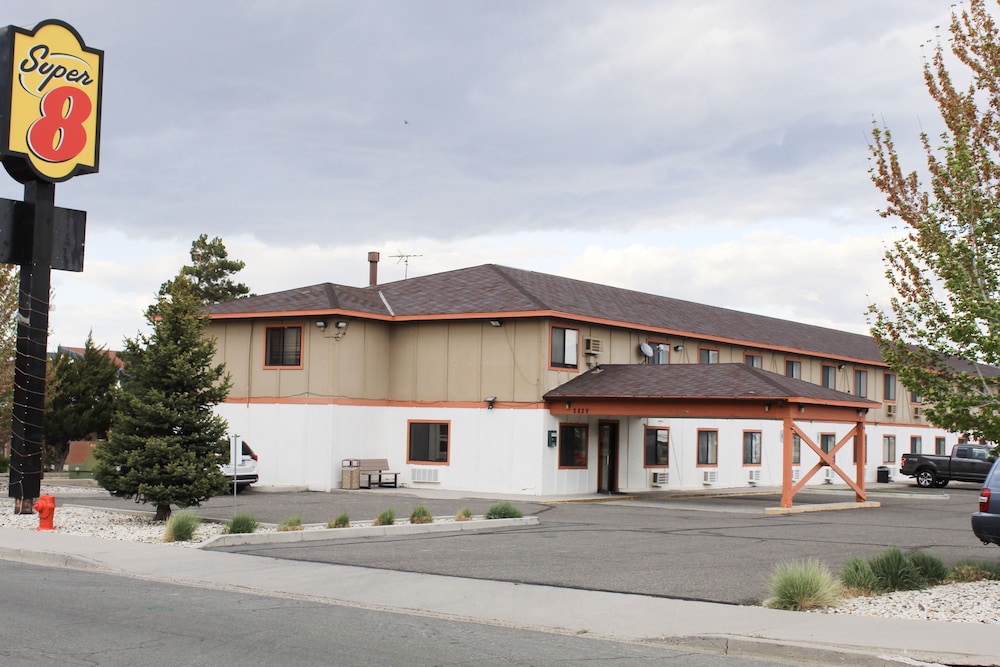 Super 8 by Wyndham Carson City/Lake Tahoe 1/28