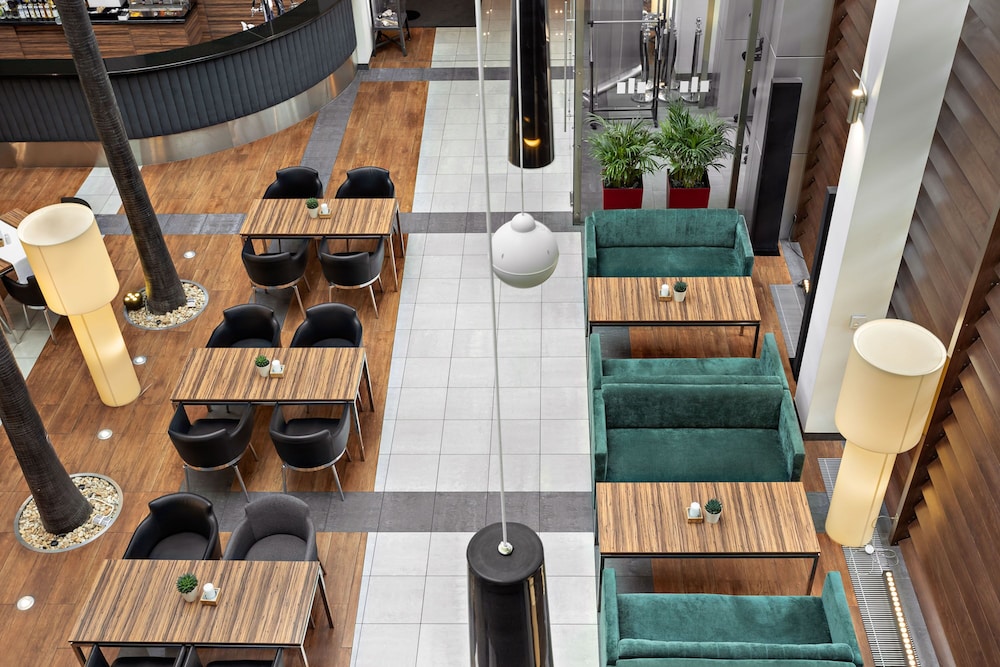 HOTEL MODERNO 51/63