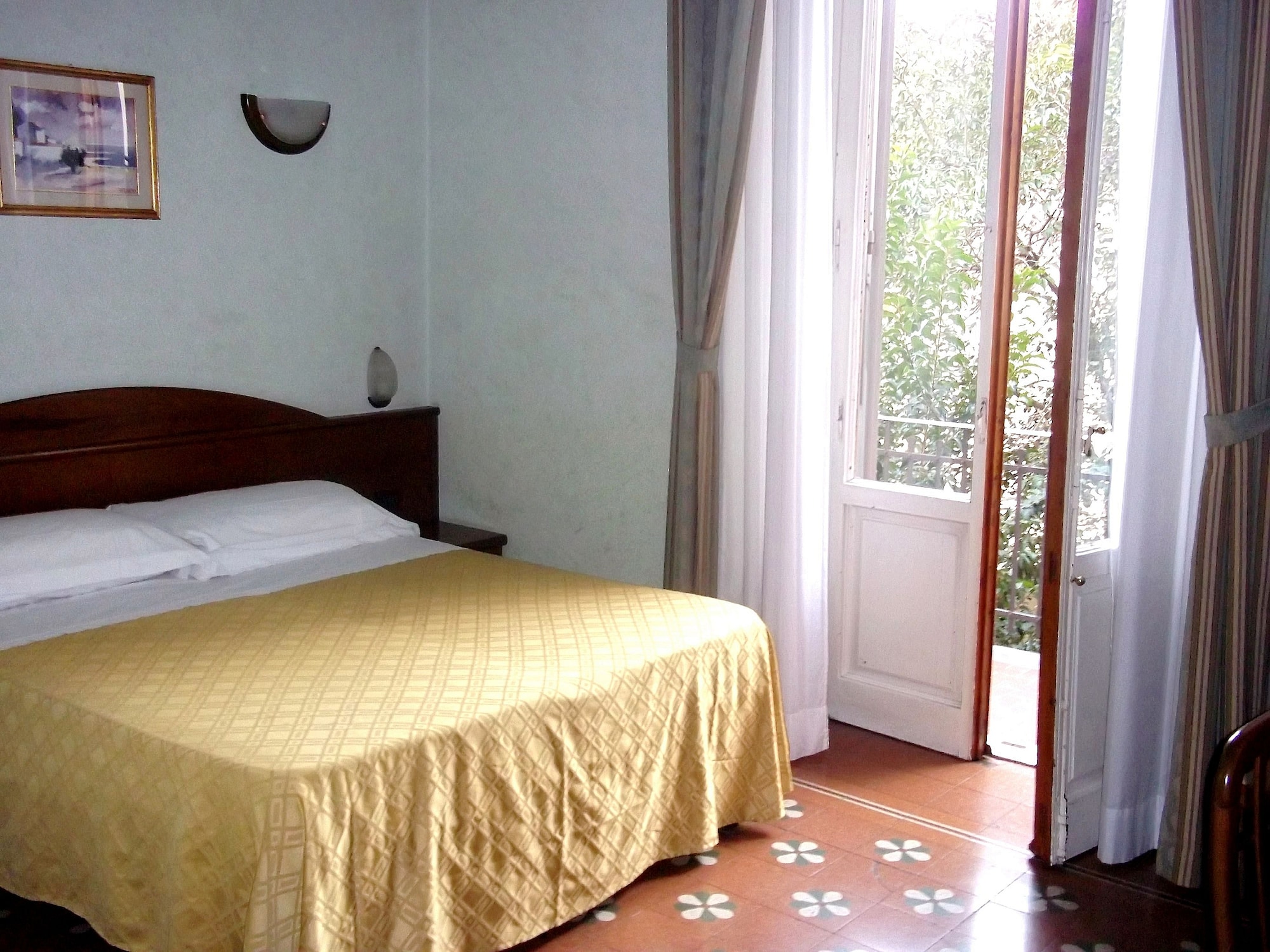 ECONOMY, DOUBLE BED