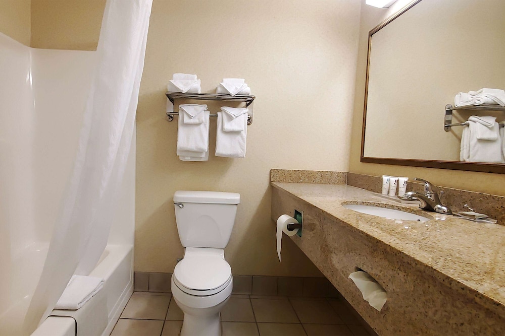 Wingate by Wyndham Youngstown/Austintown 40/48