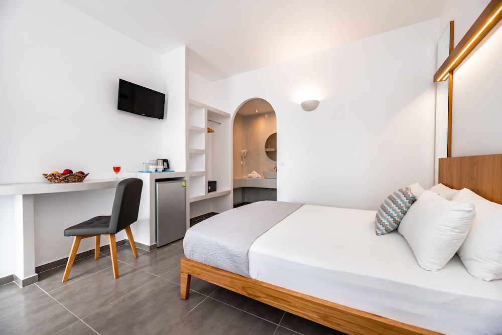 Stelios Place 7/50
