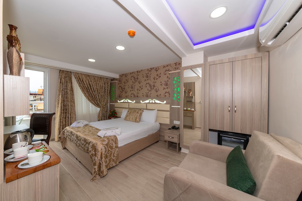 Raimond Hotel 18/29