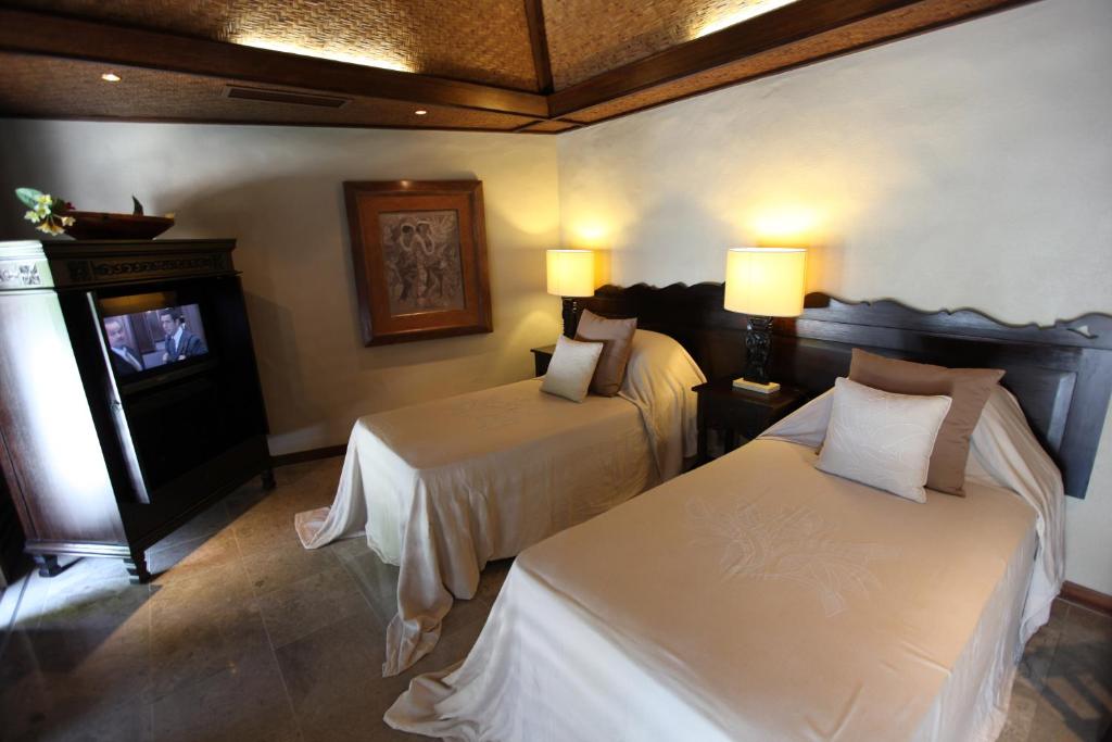 2 BEDROOMS, ULTIMATE, VILLA, BEACH FRONT