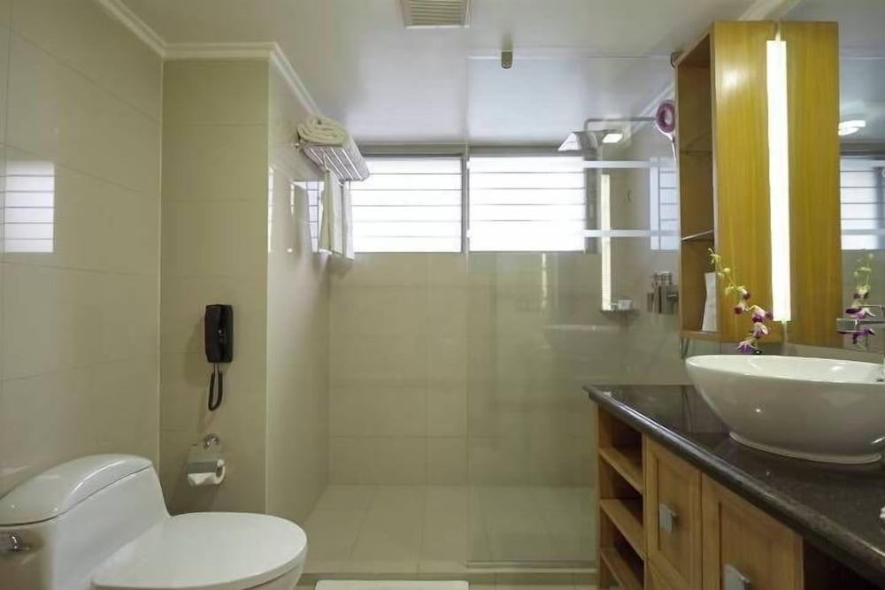 Royal Park Residence Hotel 74/75
