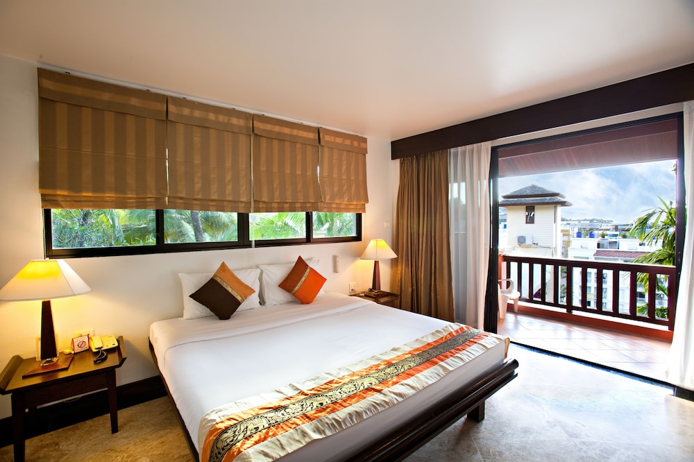 C N Resort And Spa 12/44
