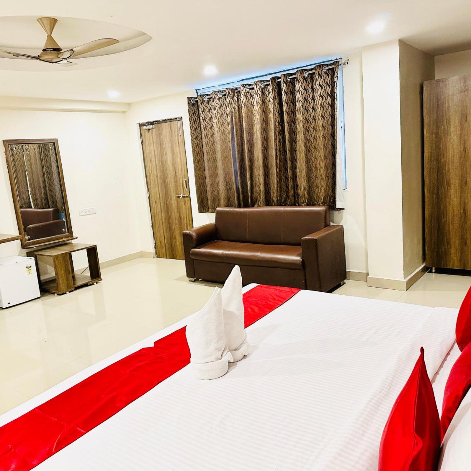 The Landmark Banjara Hills 7/28