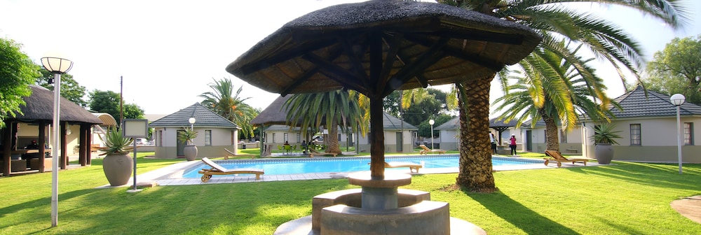 Kalahari Arms Hotel 12/69
