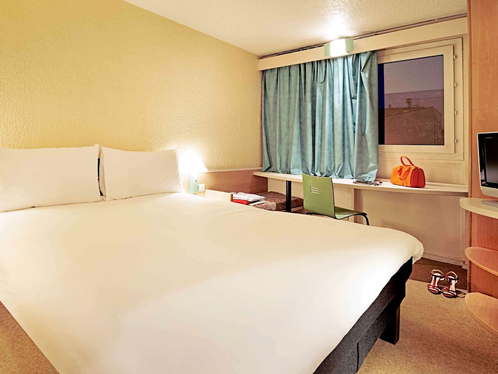 Ibis Chambery 8/36
